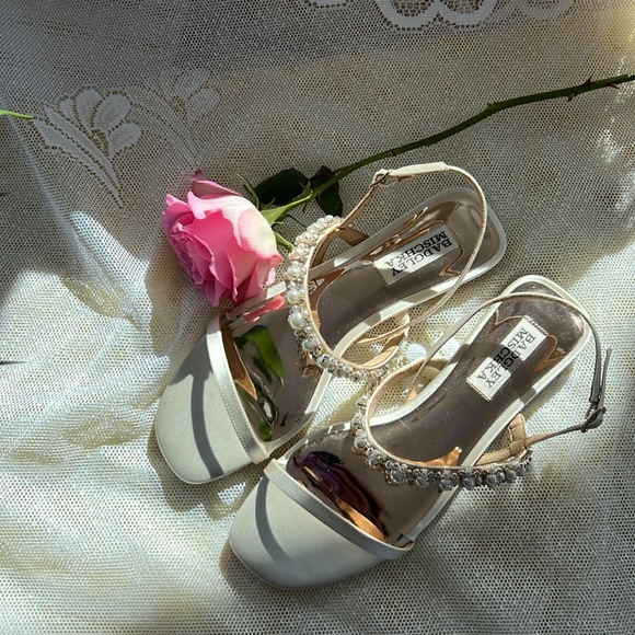 Badgley Mischka Natalee Flat Sandal - Picture 6 of 6